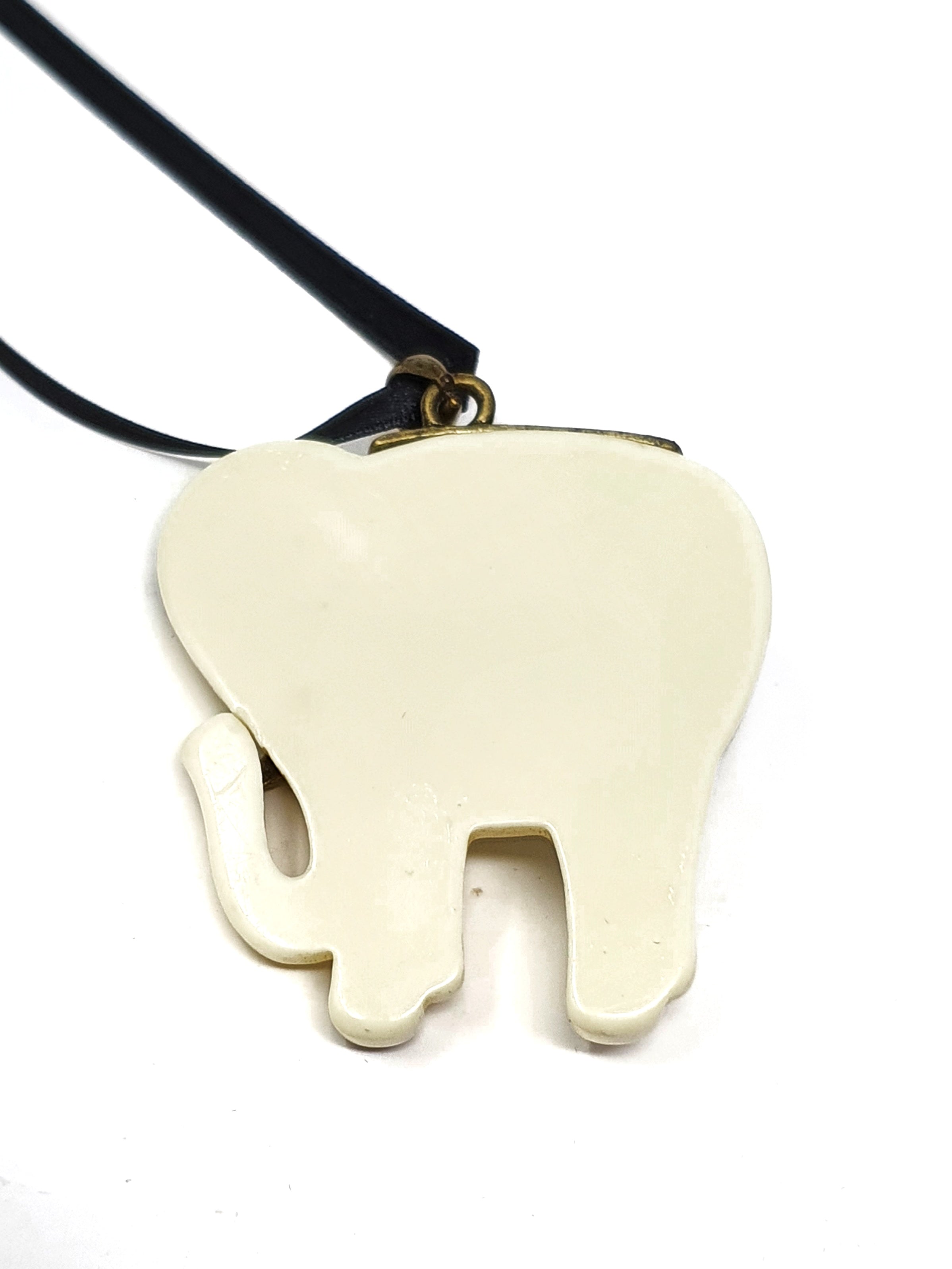 Avon elephant pendant