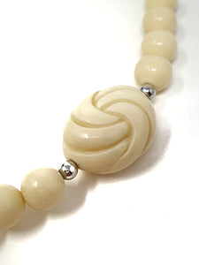 Avon "Carved Accents" necklace 