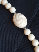 Load image into Gallery viewer, Avon &quot;Carved Accents&quot; necklace 

