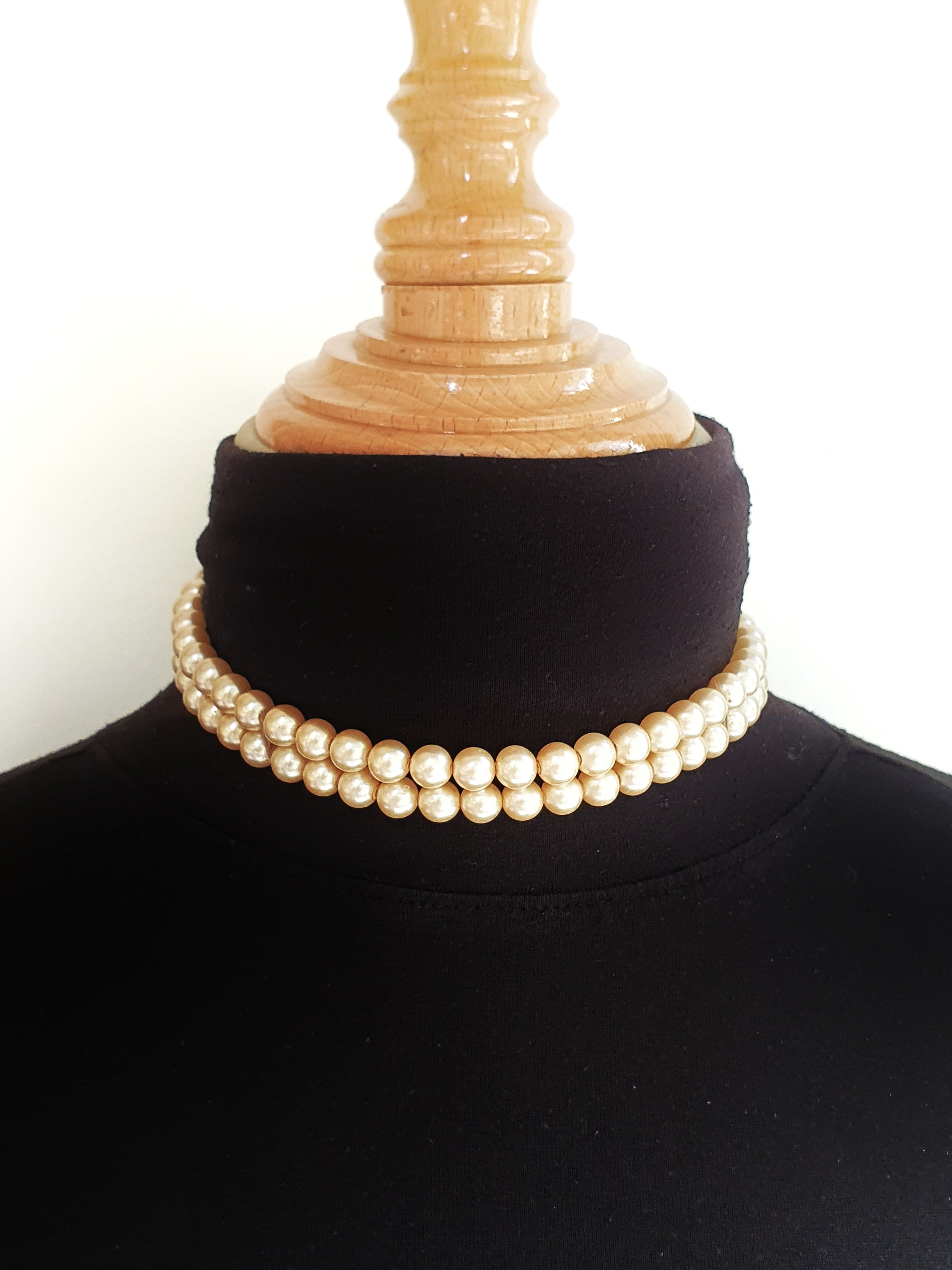 Collar vintage memory wire de perlas