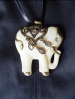 Load image into Gallery viewer, Avon elephant pendant
